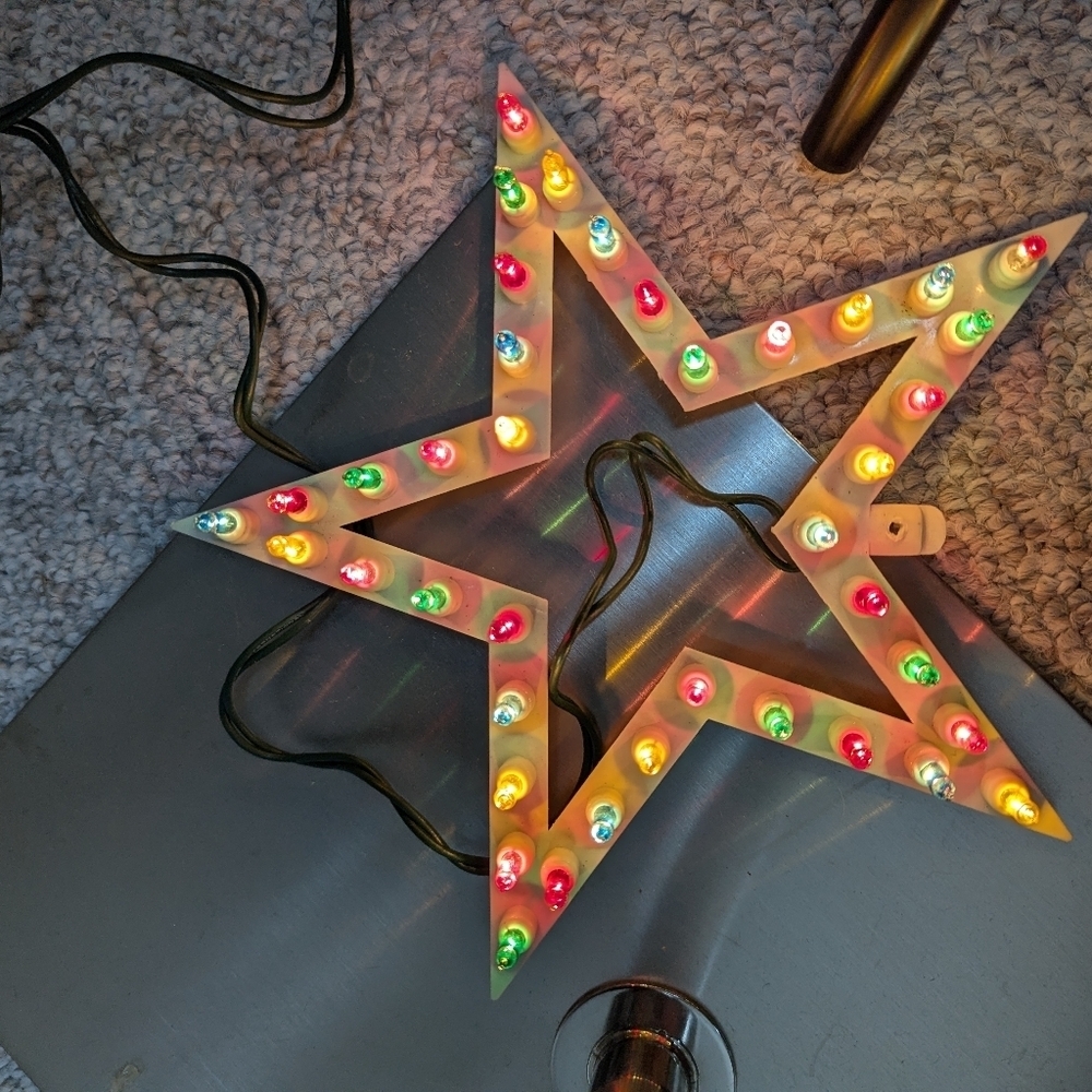 Vintage Christmas Light-Up Star Tree Topper – Flashing Multi-Color 9”